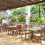 Pine Cliffs Hotel, A Luxury Collection Resort, Algarve מלון אלבופיירה