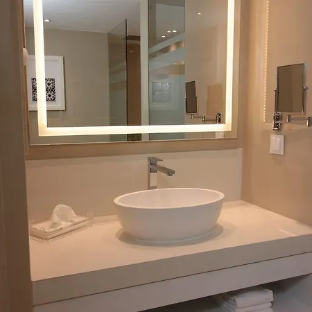 Pine Cliffs Hotel, A Luxury Collection Resort, Algarve מלון