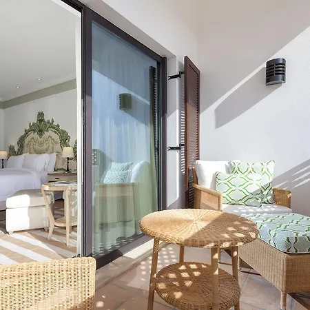 Pine Cliffs Hotel, A Luxury Collection Resort, Algarve מלון אלבופיירה