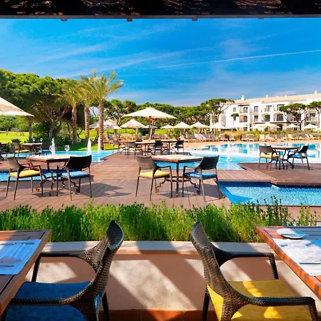 Отель Pine Cliffs Hotel, A Luxury Collection Resort, Algarve Албуфейра