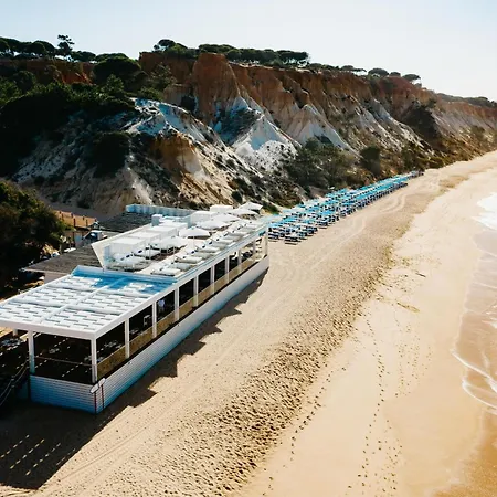 Отель Pine Cliffs Hotel, A Luxury Collection Resort, Algarve