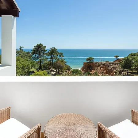 Отель Pine Cliffs Hotel, A Luxury Collection Resort, Algarve
